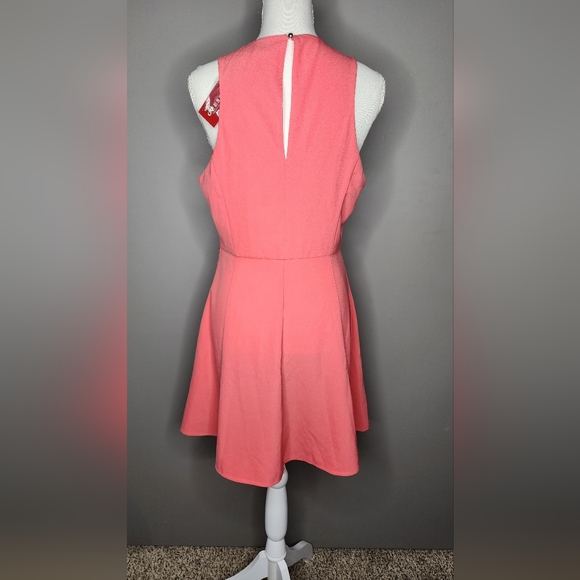 NWT GUESS Mini A-Line Dress. Size:M - Picture 2 of 12